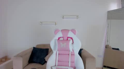    online show from September 2025 12:20:01 PM