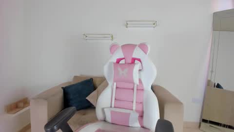    online show from October 2025 12:14:01 PM