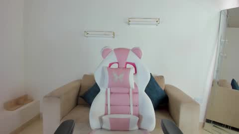    online show from October 2025 12:39:01 PM