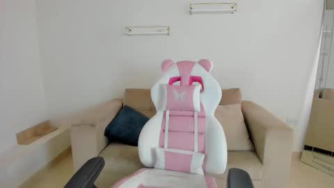    online show from October 2025 12:17:02 PM