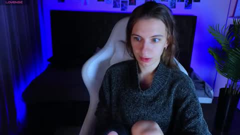 _ash_leyy_ online show from September 2025 01:39:02 AM