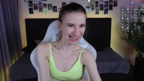 _ash_leyy_ online show from October 2025 01:27:02 AM