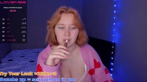 Snapshot of _aurareflection chatting on February 2025 03:40:01 PM hello im Lira online show from February 2025 03:40:01 PM