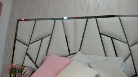 Aura online show from October 2025 03:07:02 AM