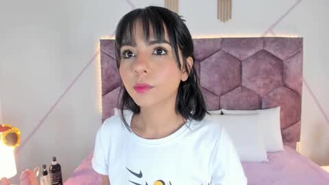 _aurora_collins_ online show from October 2025 12:04:02 PM