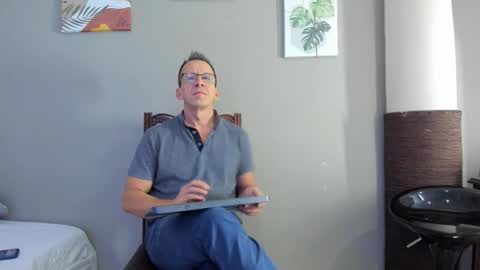 _axelking_ online show from November 2025 11:21:01 AM