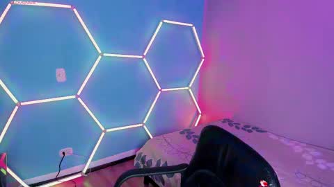 Lunita  online show from February 2025 09:41:01 AM