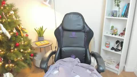 Bella Evans online show from December 2025 06:19:01 AM