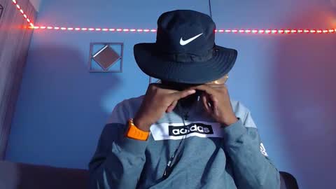 Andrew online show from February 2026 03:27:01 AM