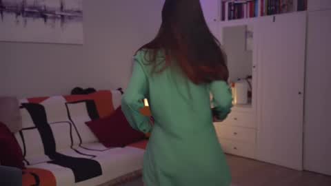 Snapshot of _blackbee_ chatting on February 2025 01:25:02 PM Lili online show from February 2025 01:25:02 PM