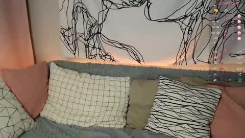 Snapshot of _blonde_barbie_ chatting on March 2025 09:36:02 PM Elizabeth online show from March 2025 09:36:02 PM