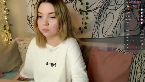 Snapshot of _blonde_barbie_ chatting on October 2025 02:21:01 AM Elizabeth online show from October 2025 02:21:01 AM