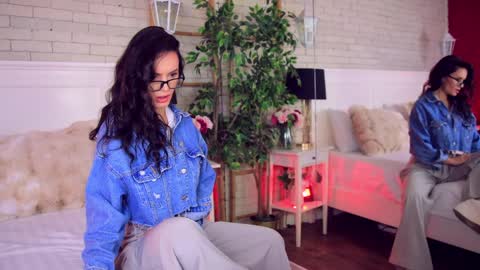 _carlawhite_ online show from April 2026 03:18:01 AM