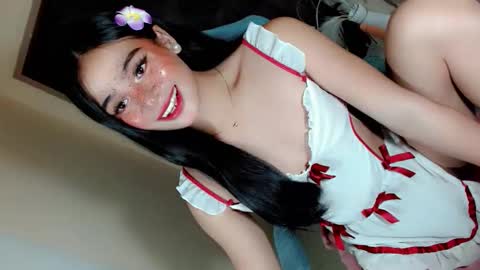 Snapshot of _caroline18_ chatting on May 2026 04:03:02 PM Kate flores online show from May 2026 04:03:02 PM