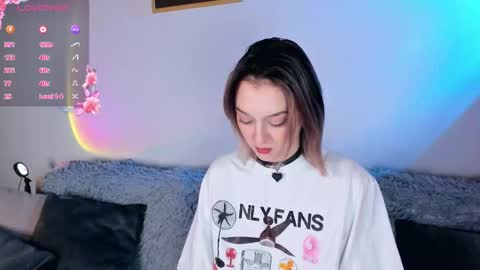 Christina Chris online show from October 2025 06:55:01 AM