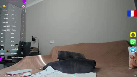 Sophie online show from November 2025 08:37:02 AM