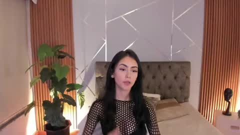 Snapshot of _coraliinee_ chatting on April 2026 03:20:01 AM Coraline online show from April 2026 03:20:01 AM