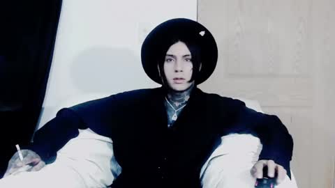 Snapshot of _cuervo_sk8 chatting on February 2025 01:13:01 AM JC online show from February 2025 01:13:01 AM