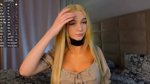 Snapshot of _curlydream_ chatting on March 2025 01:05:01 AM Alice online show from March 2025 01:05:01 AM