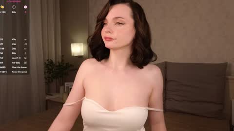 Snapshot of _curlydream_ chatting on October 2025 01:06:01 AM Alice online show from October 2025 01:06:01 AM