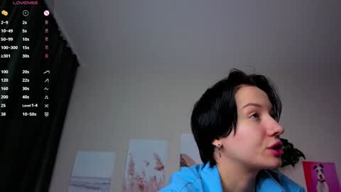 Snapshot of _curlydream_ chatting on March 2026 01:22:02 AM Alice online show from March 2026 01:22:02 AM