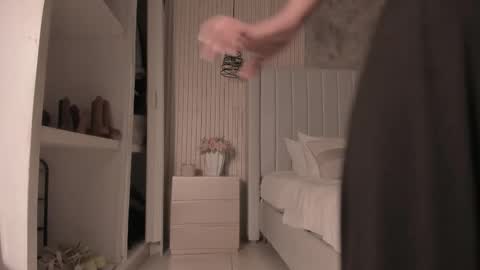 Dakota online show from October 2025 06:39:02 PM