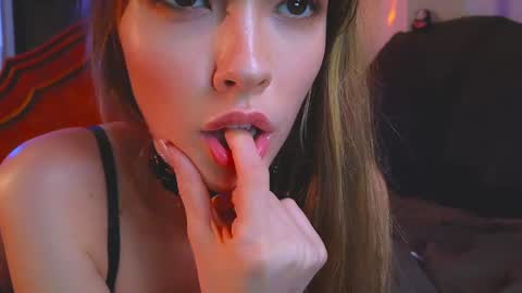 DemiDee online show from December 2024 01:13:01 PM