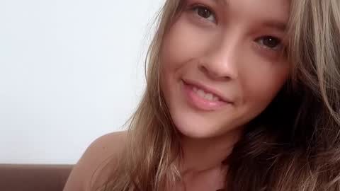 DemiDee online show from November 2025 09:43:01 AM