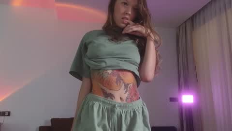 DemiDee online show from November 2025 12:49:01 PM