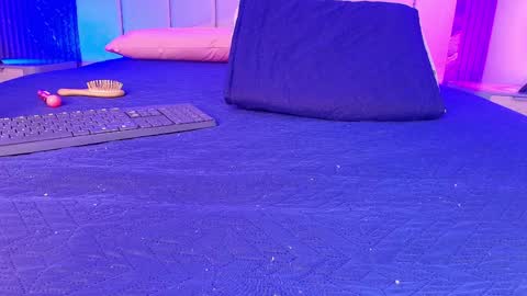 Dione online show from March 2026 07:15:02 PM