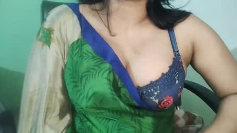 _dreamgirl_0 online show from March 2026 04:06:02 PM