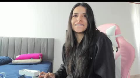 Snapshot of _elektrah chatting on January 2025 06:39:01 PM _elektrah online show from January 2025 06:39:01 PM