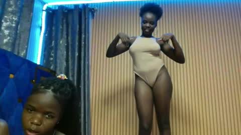 Snapshot of _elinah chatting on November 2025 03:58:01 PM Elinah online show from November 2025 03:58:01 PM