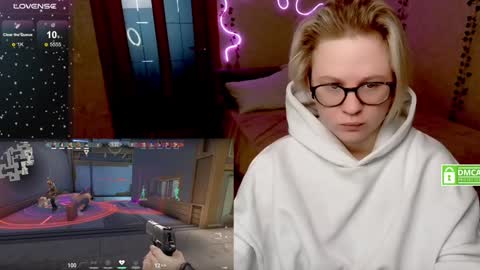 Snapshot of _elven_dreams__ chatting on February 2025 11:00:01 PM chloue and Gretta online show from February 2025 11:00:01 PM