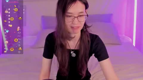 _emily__strike_ online show from December 2025 10:09:01 AM