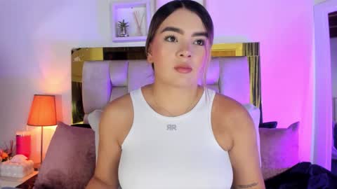 Isabella online show from October 2025 12:06:02 PM