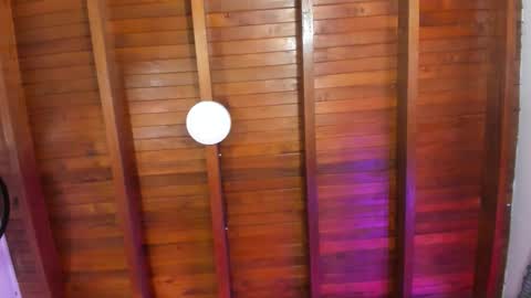 Isabella online show from November 2025 12:05:02 PM