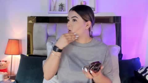 Isabella online show from February 2026 12:09:02 PM