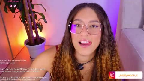 Snapshot of _emilymoon_x chatting on March 2026 02:17:02 AM Emi online show from March 2026 02:17:02 AM