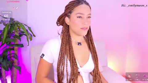 Snapshot of _emilymoon_x chatting on July 2026 01:19:02 AM Emi online show from July 2026 01:19:02 AM
