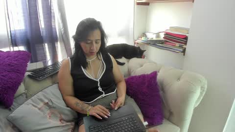 Emma online show from December 2024 05:40:02 PM