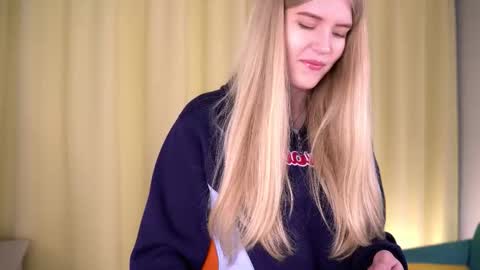 Snapshot of _ethereal_vibe_ chatting on March 2026 04:18:02 AM Maria online show from March 2026 04:18:02 AM