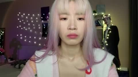 EveEva online show from February 2026 07:18:01 AM