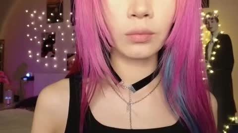 EveEva online show from February 2026 02:20:02 AM