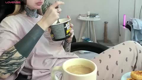 Alis online show from December 2025 10:57:02 AM