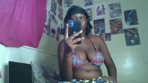 Snapshot of _flirtyfever chatting on April 2026 06:00:02 AM Fever online show from April 2026 06:00:02 AM