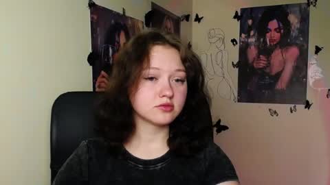 Snapshot of _foxy_lady chatting on June 2026 05:54:02 AM Alice online show from June 2026 05:54:02 AM