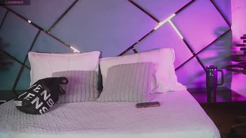 _giggy online show from December 2025 11:39:02 AM