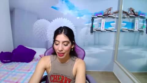 Snapshot of _gold_strawberry_ chatting on May 2026 10:51:02 PM _gold_strawberry_ online show from May 2026 10:51:02 PM