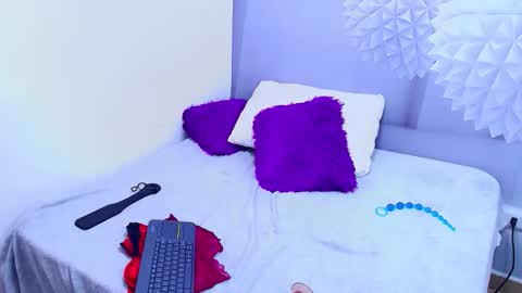 Snapshot of _gold_strawberry_ chatting on May 2026 06:43:02 AM _gold_strawberry_ online show from May 2026 06:43:02 AM